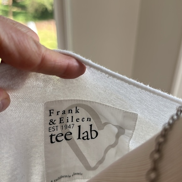 Frank and Eileen Tee Lab SS White Wide Vneck, 100% Cotton, Like New, Made in USA - Picture 6 of 9